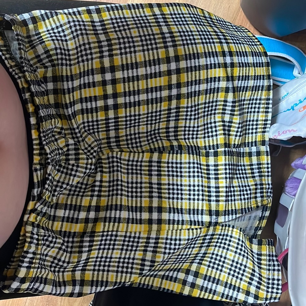 wore twice . cut in the thigh